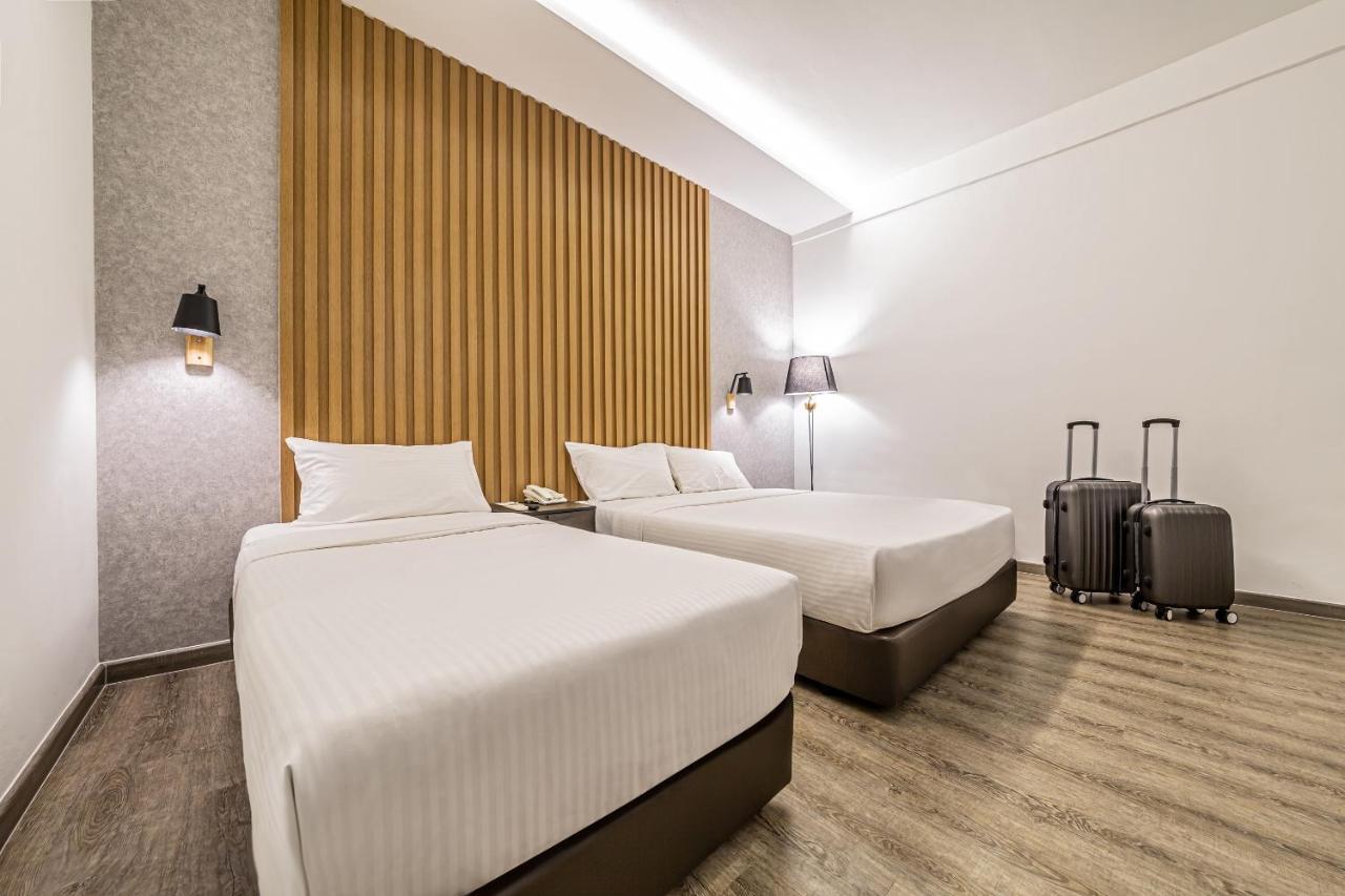 Thy Executive Hotel Johor Bahru Buitenkant foto