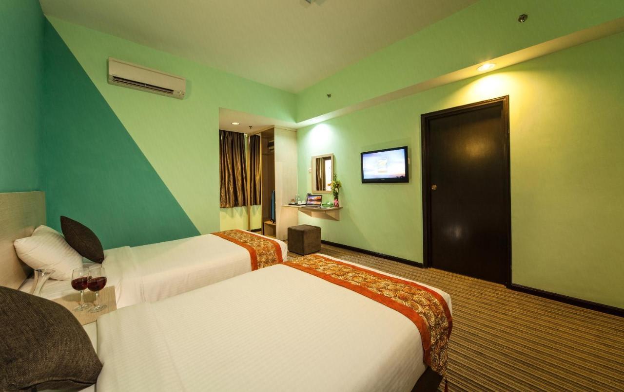 Thy Executive Hotel Johor Bahru Buitenkant foto